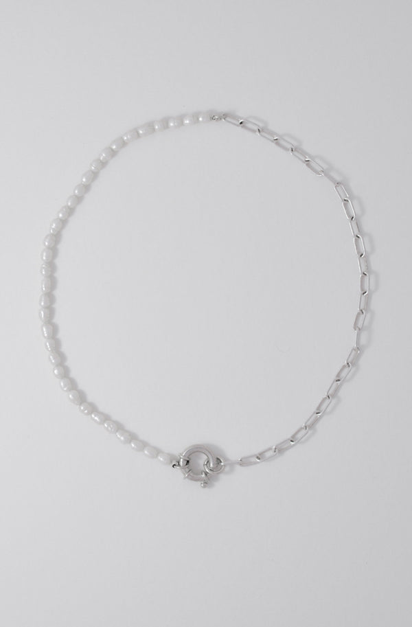 SEMI WHITE PEARL necklace