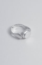 OVAL SIGNET ring